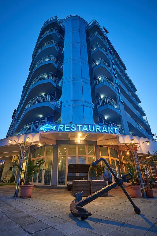 Family Hotel Regata Pomorie Exteriör bild