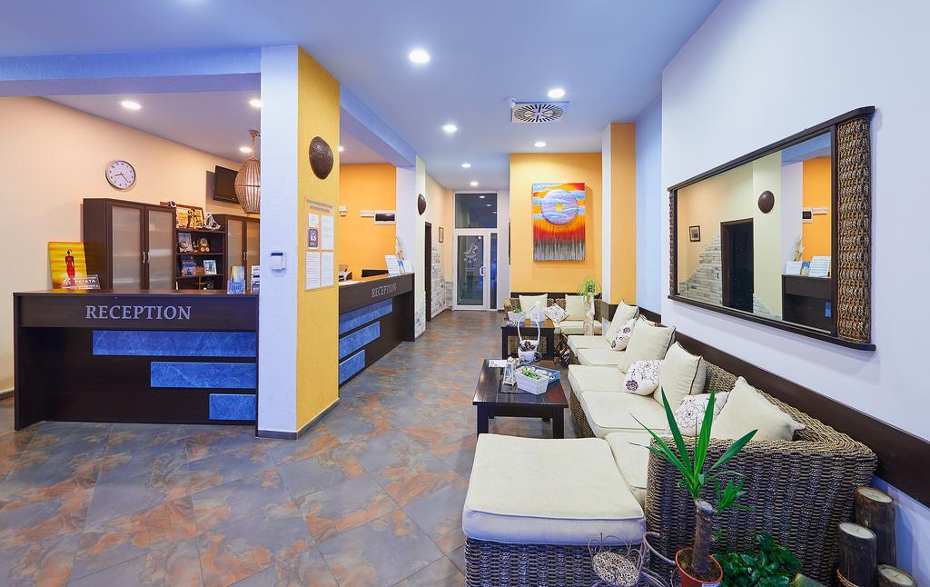 Family Hotel Regata Pomorie Exteriör bild