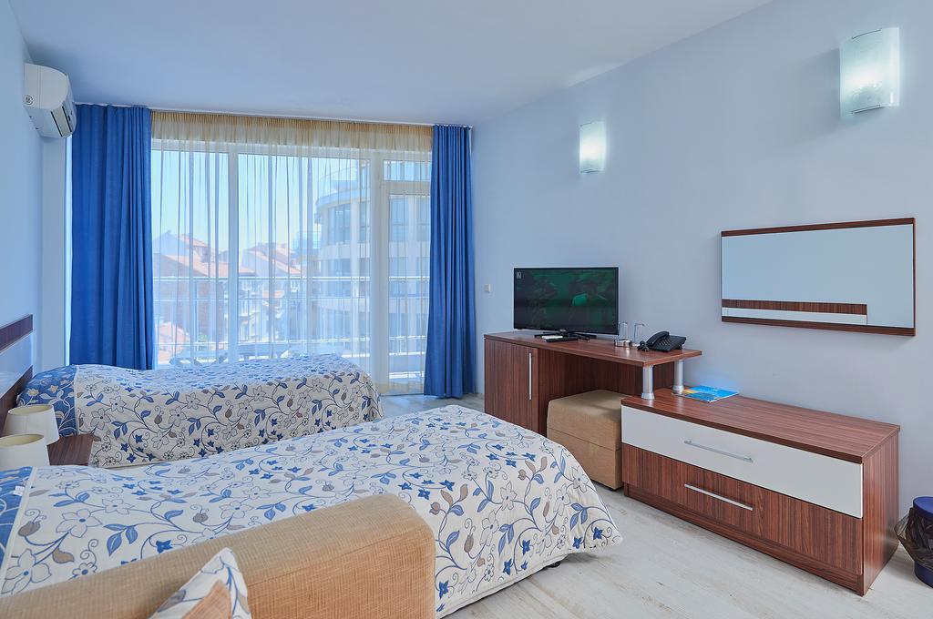 Family Hotel Regata Pomorie Exteriör bild